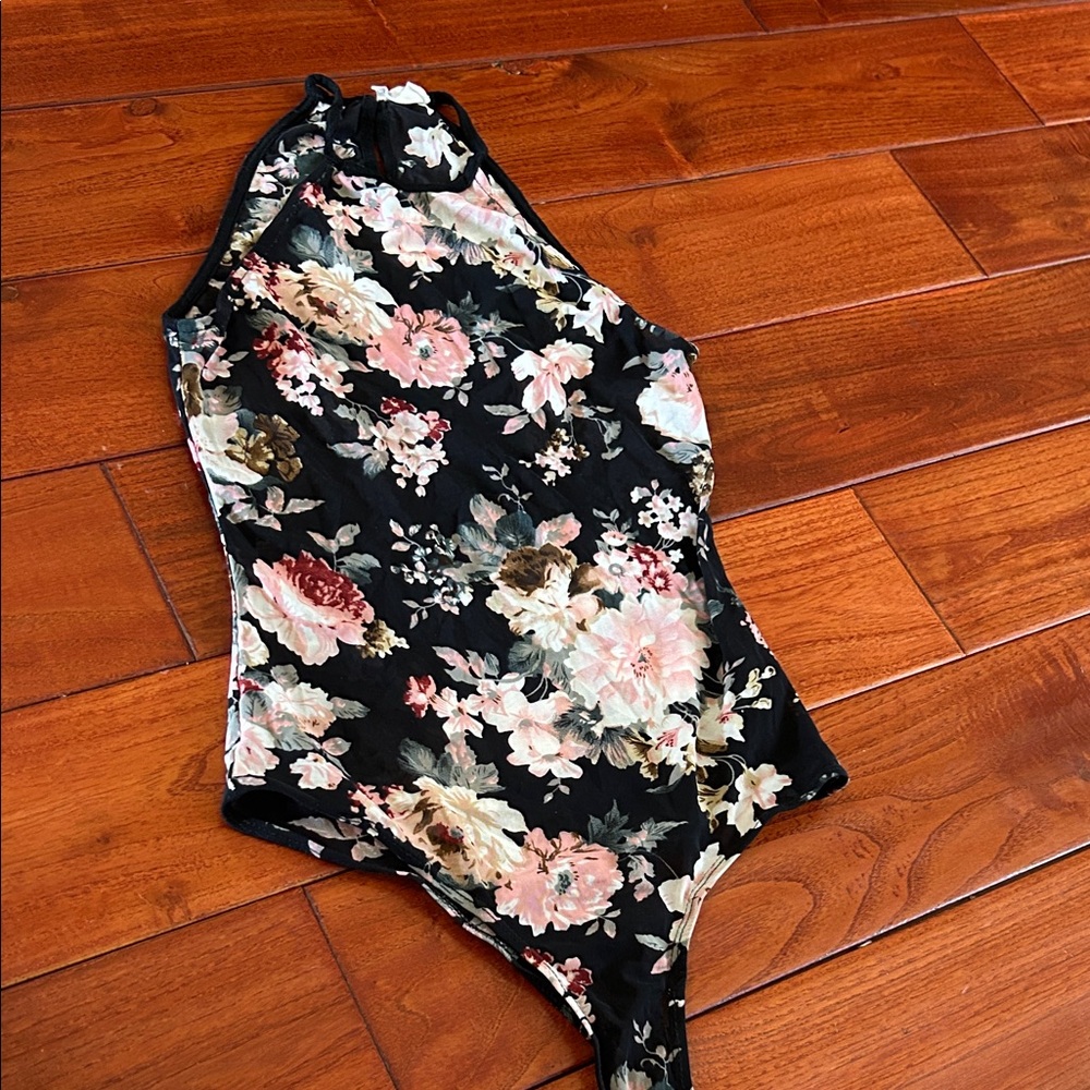 Chic Floral bodysuit